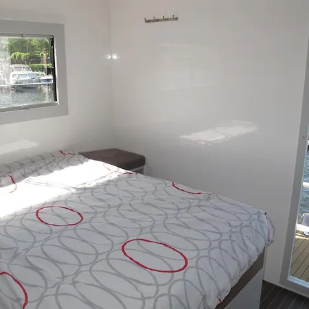 Botel Hausboot Hanna By Fewo-plan Henn100 *