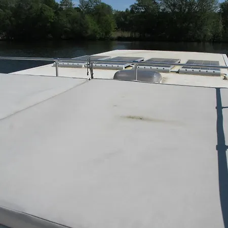 Hausboot Hanna By Fewo-plan Henn100 Botel