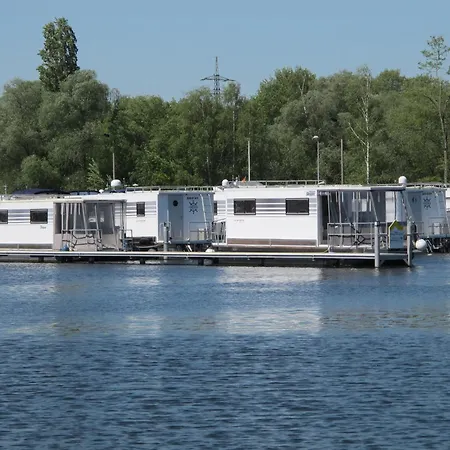 Hausboot Hanna By Fewo-plan Henn100 Botel