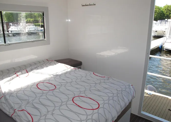 Botel Hausboot Hanna By Fewo-plan Henn100 *