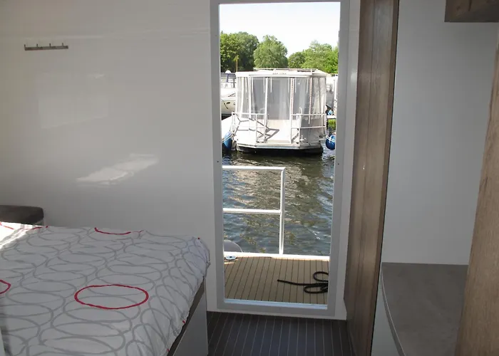 Botel Hausboot Hanna By Fewo-plan Henn100