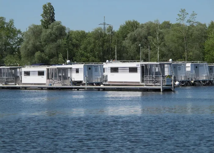 Hausboot Hanna By Fewo-plan Henn100 Botel